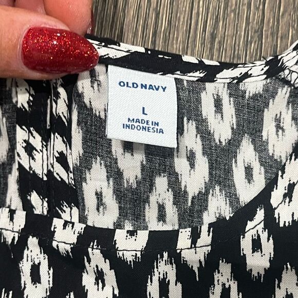 Old Navy Blouse Sleeveless High-Neck Lightweight Casual Black Size L - Picture 2 of 4